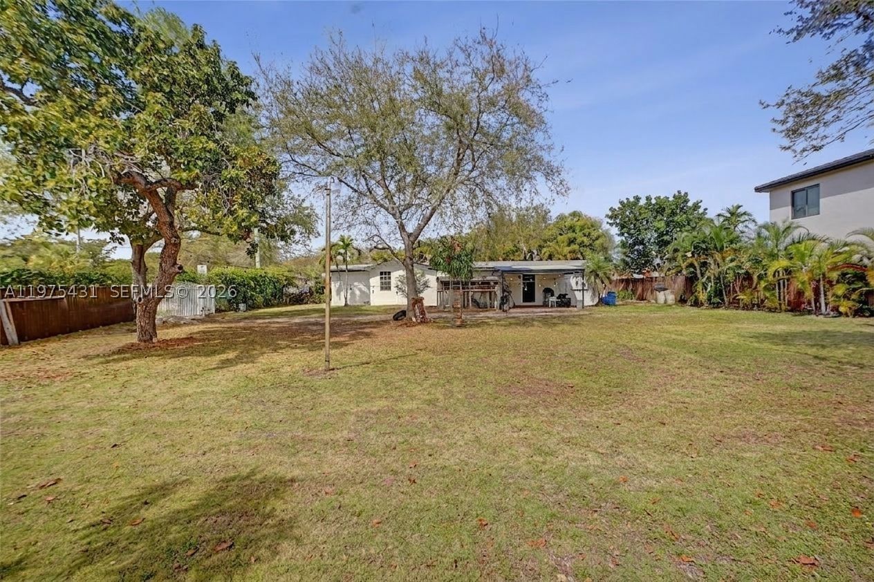 Real estate property located at 11809 1st Ave, Miami-dade, La Paloma, Miami, FL