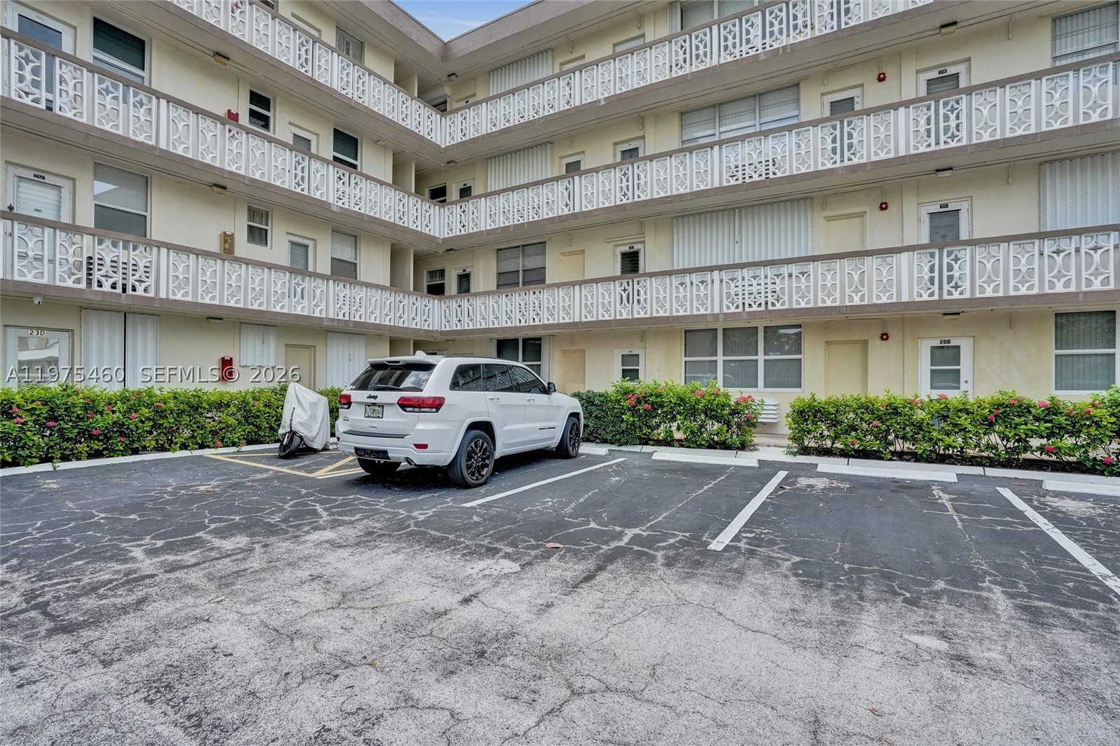 Real estate property located at 1936 Ocean #21D, Broward, Taromina Apts Co-op, Hallandale Beach, FL