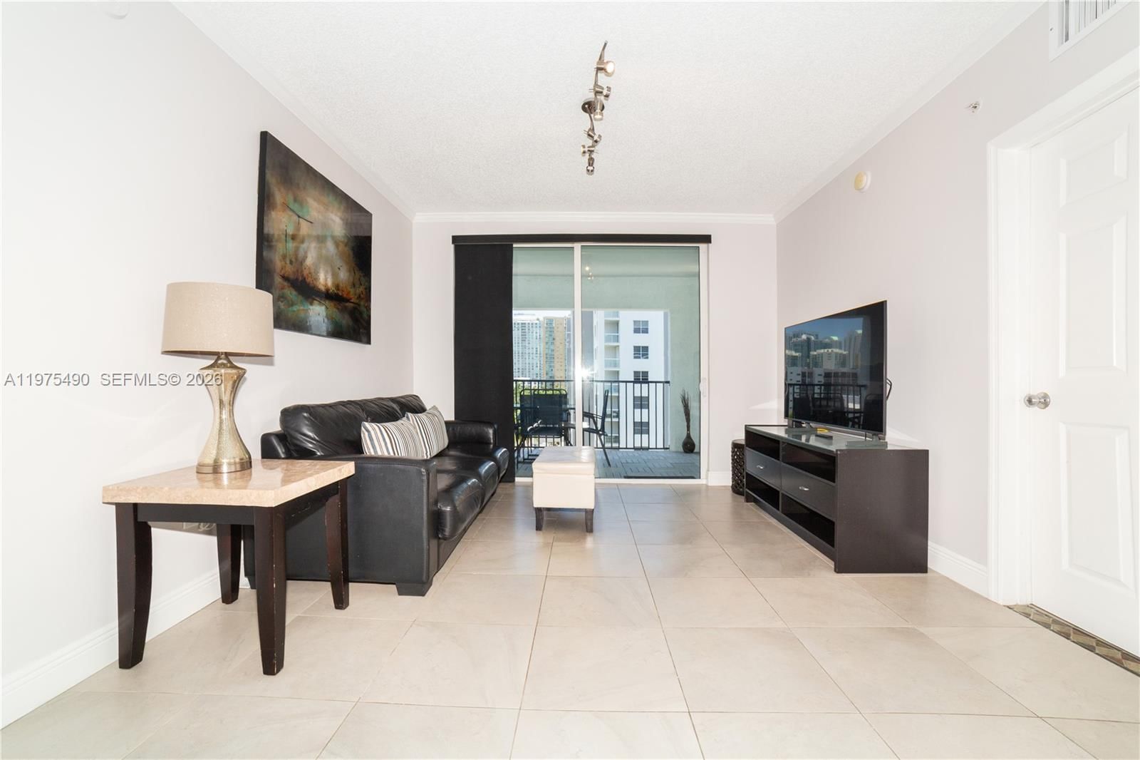 Real estate property located at 17100 Bay Rd #1802, Miami-dade, Porto Bellagio Condo, Sunny Isles Beach, FL