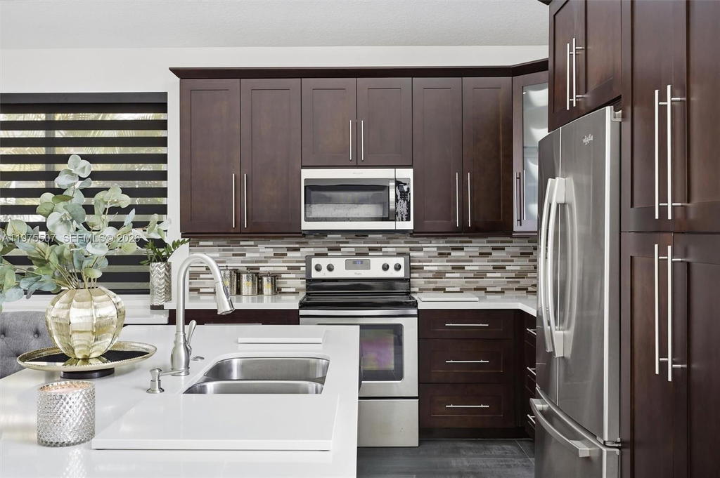 Real estate property located at 2931 187th Ter, Broward, Sunset Lakes Plat One, Miramar, FL