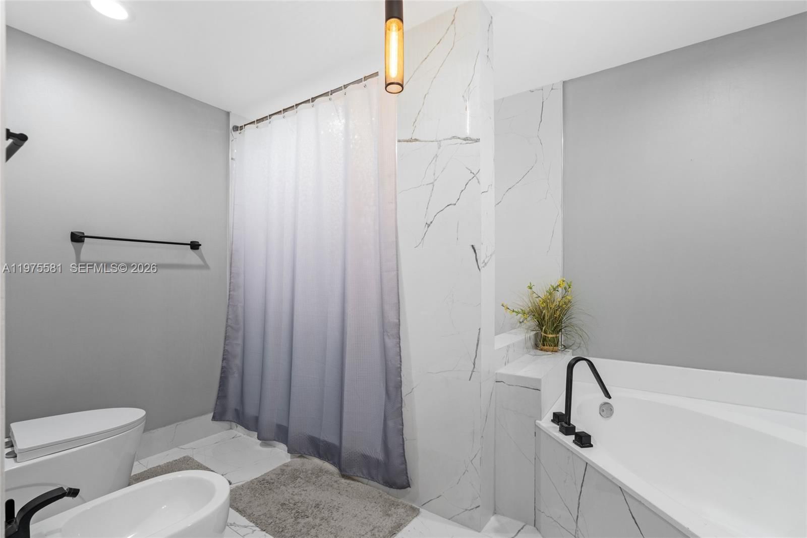 Real estate property located at 10750 66th St #411, Miami-dade, Captiva Condo B, Doral, FL