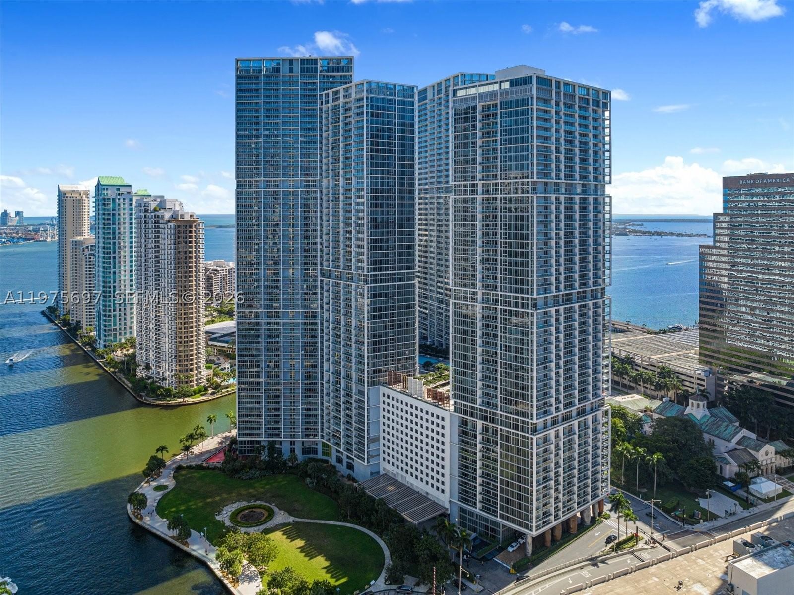 Real estate property located at 485 Brickell Ave #1807, Miami-dade, Icon Brickell Condo No 3, Miami, FL