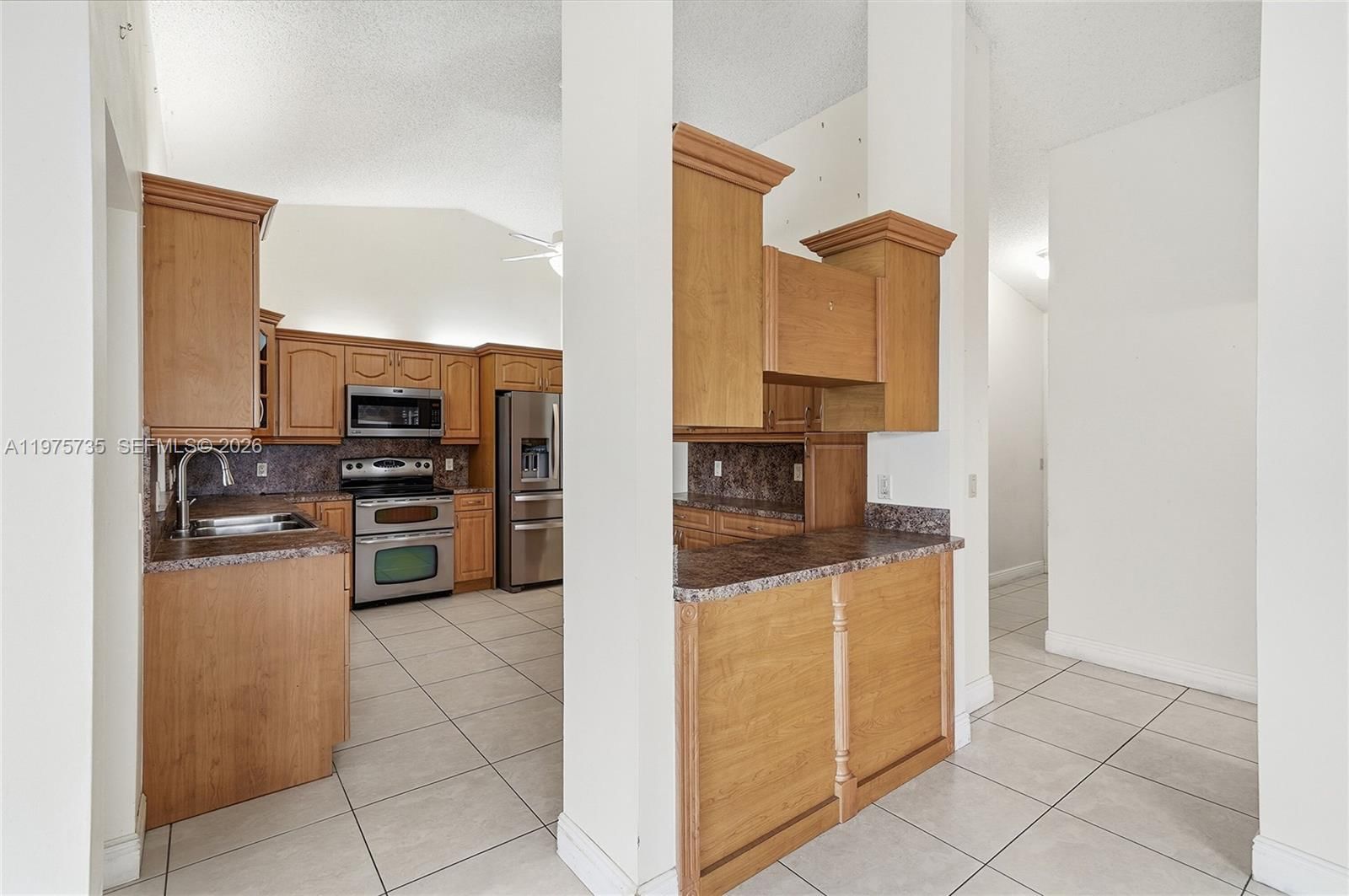 Real estate property located at 5250 King Arthur Ave, Broward, Hawkes Bluff, Davie, FL