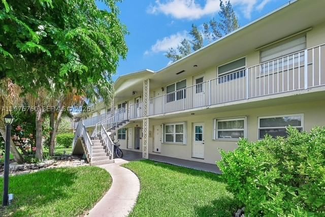 Real estate property located at 1301 12th Ct #2A, Broward, Crystal Court Manor No 5, Hollywood, FL