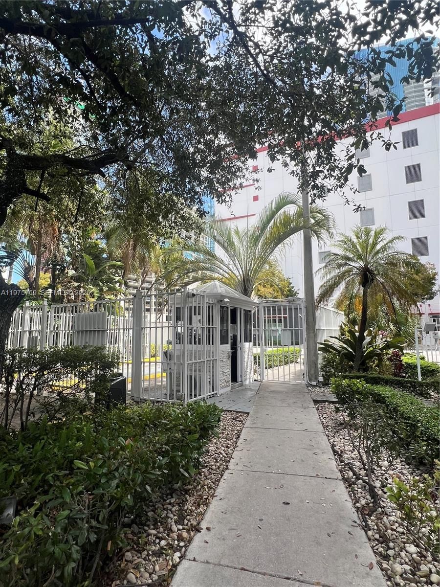 Real estate property located at 850 Miami Ave W-1808, Miami-dade, Madison Condo, Miami, FL