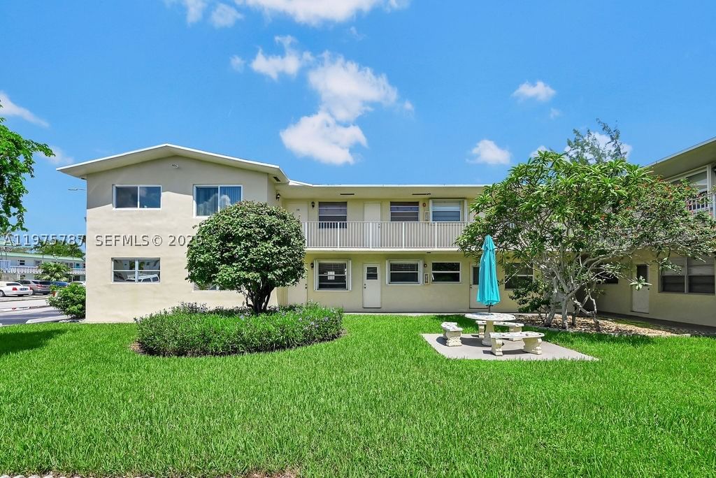 Real estate property located at 1301 12th Ct #5B, Broward, Crystal Court Manor No 5, Hollywood, FL
