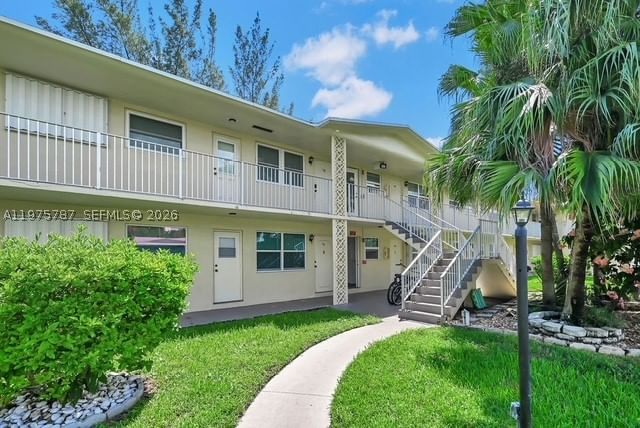 Real estate property located at 1301 12th Ct #5B, Broward, Crystal Court Manor No 5, Hollywood, FL