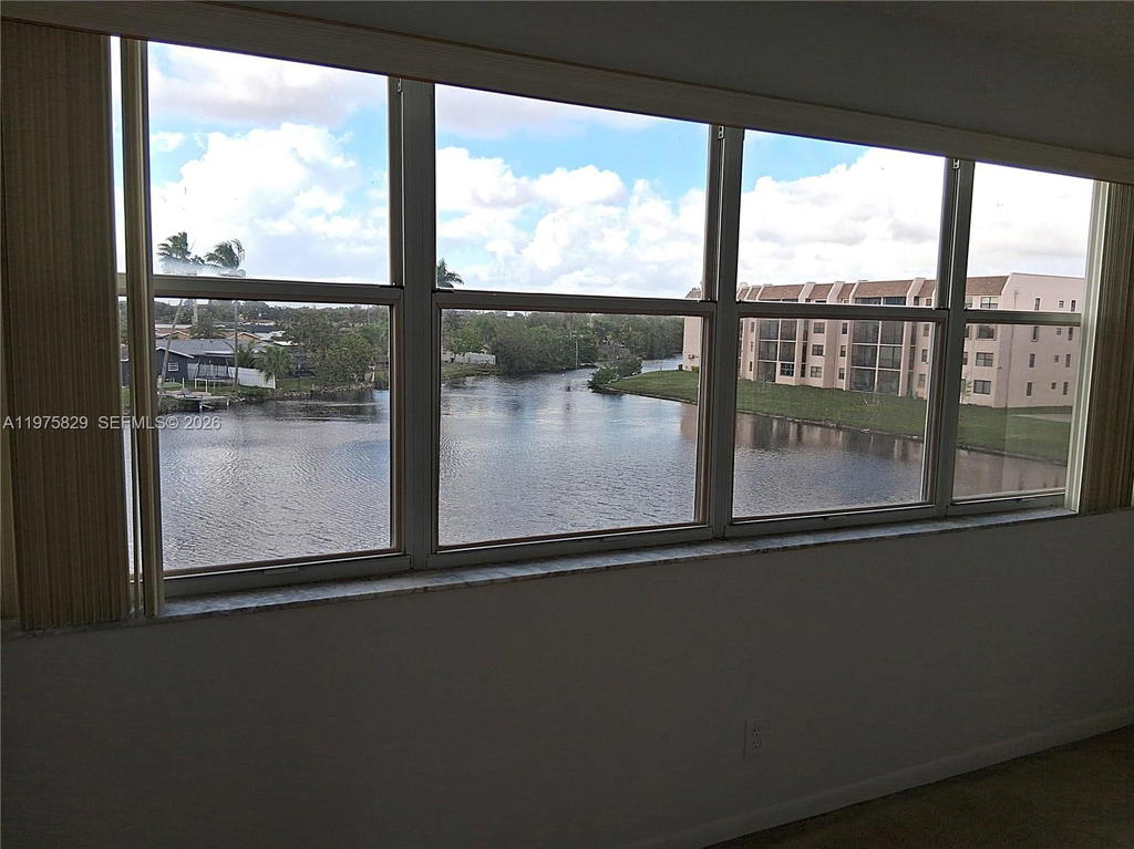 Real estate property located at 2635 104th Ave #310, Broward, Sunrise Lakes 213 Condo, Sunrise, FL
