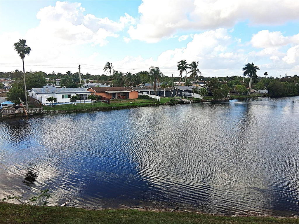 Real estate property located at 2635 104th Ave #310, Broward, Sunrise Lakes 213 Condo, Sunrise, FL