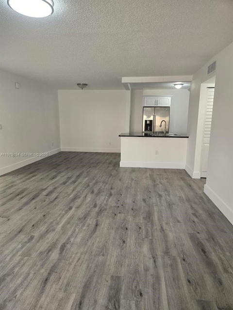 Real estate property located at 8610 149th Ave #501, Miami-dade, Lago Del Rey Condo #2, Miami, FL