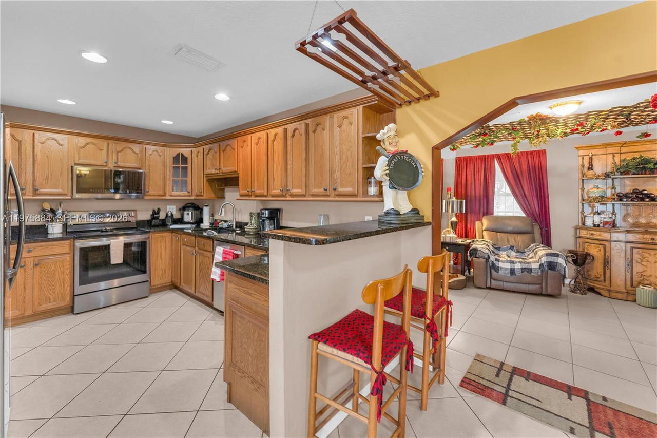 Real estate property located at 7811 47th St, Broward, City Of Lauderhill Sec 1, Lauderhill, FL