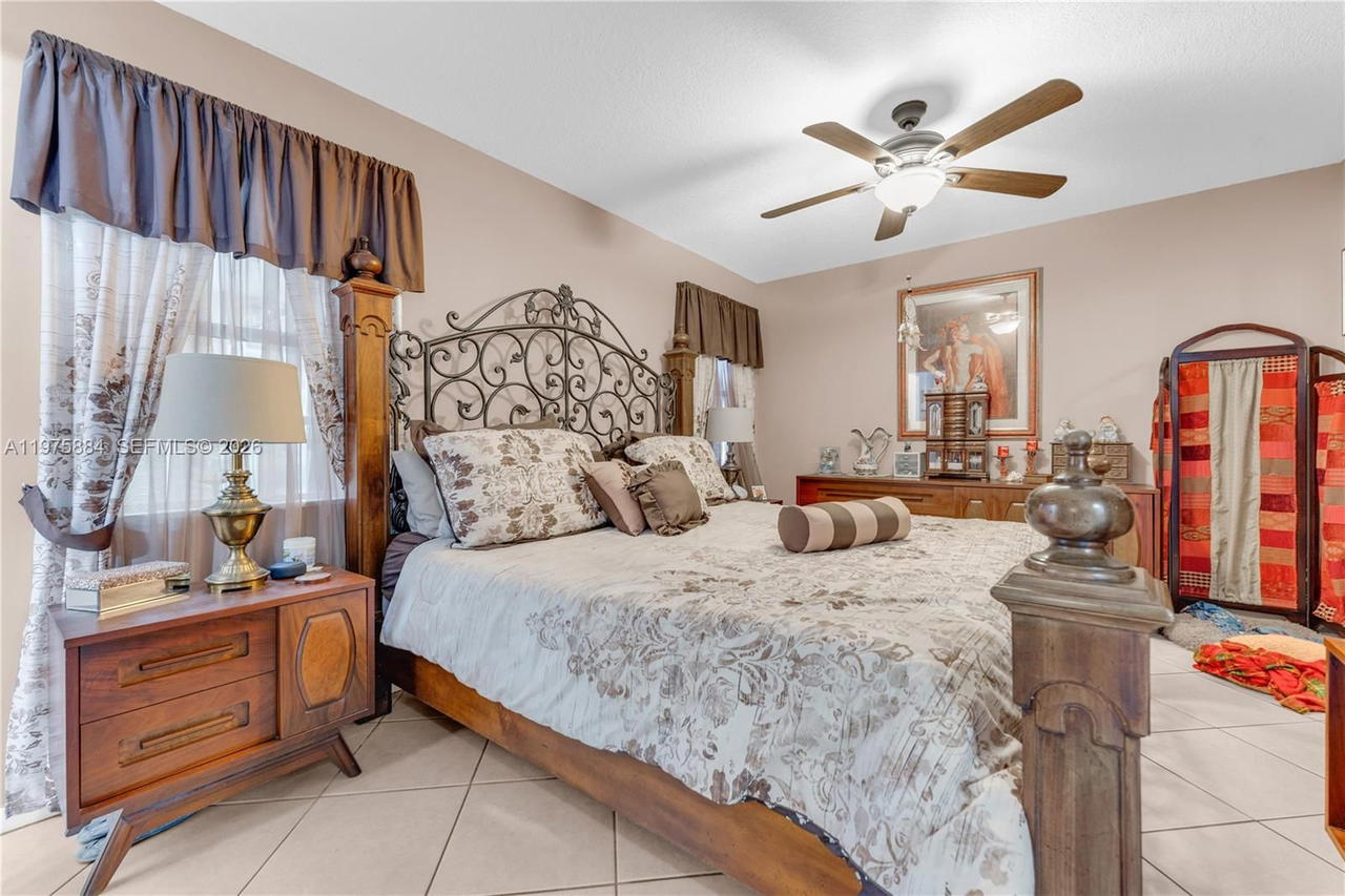 Real estate property located at 7811 47th St, Broward, City Of Lauderhill Sec 1, Lauderhill, FL