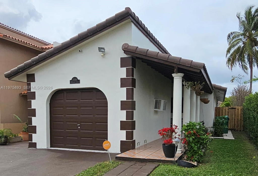 Real estate property located at 20166 Oakmont Cir, Miami-dade, Farberville Sub, Hialeah, FL
