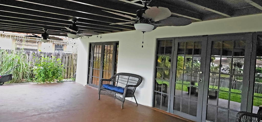 Real estate property located at 20166 Oakmont Cir, Miami-dade, Farberville Sub, Hialeah, FL