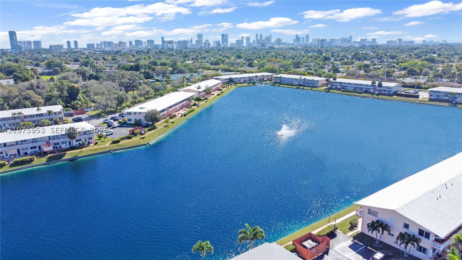 Real estate property located at 1015 11th Ave #5K, Broward, Rolen Lake Gardens Co-op, Hallandale Beach, FL