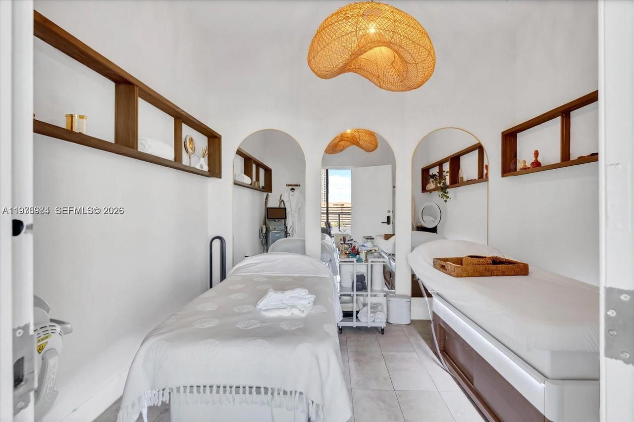 Real estate property located at 229 9th St #705, Miami-dade, Smart Brickell Lodging 1 C, Miami, FL