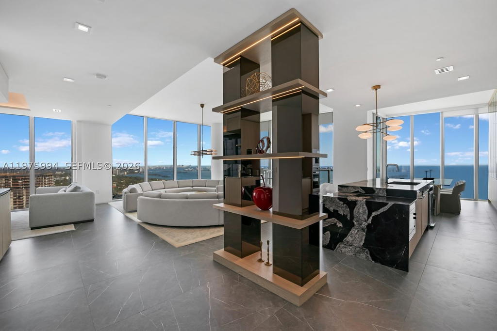 Real estate property located at 2900 7th Ave UPH-4602, Miami-dade, Biscayne Beach Condo, Miami, FL