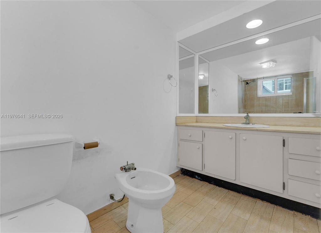 Real estate property located at 2457 Collins Ave #201, Miami-dade, The Royal Club Condo, Miami Beach, FL