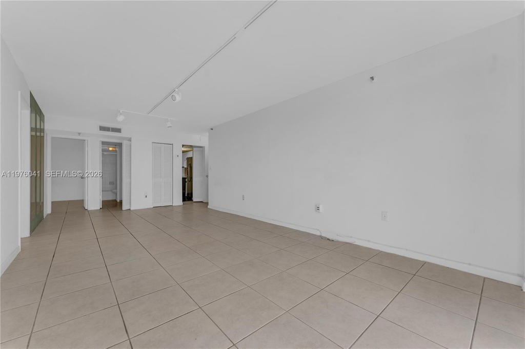 Real estate property located at 2457 Collins Ave #201, Miami-dade, The Royal Club Condo, Miami Beach, FL