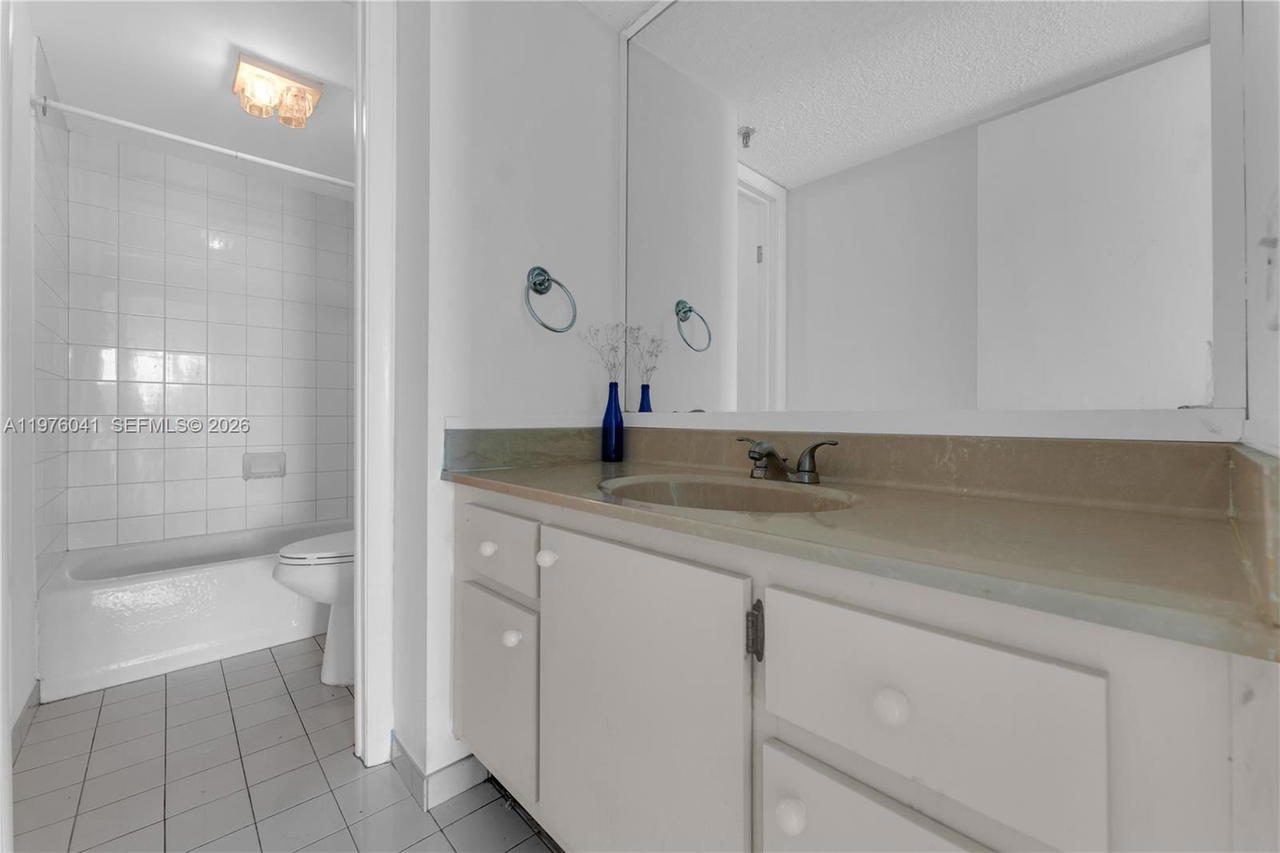 Real estate property located at 2457 Collins Ave #201, Miami-dade, The Royal Club Condo, Miami Beach, FL