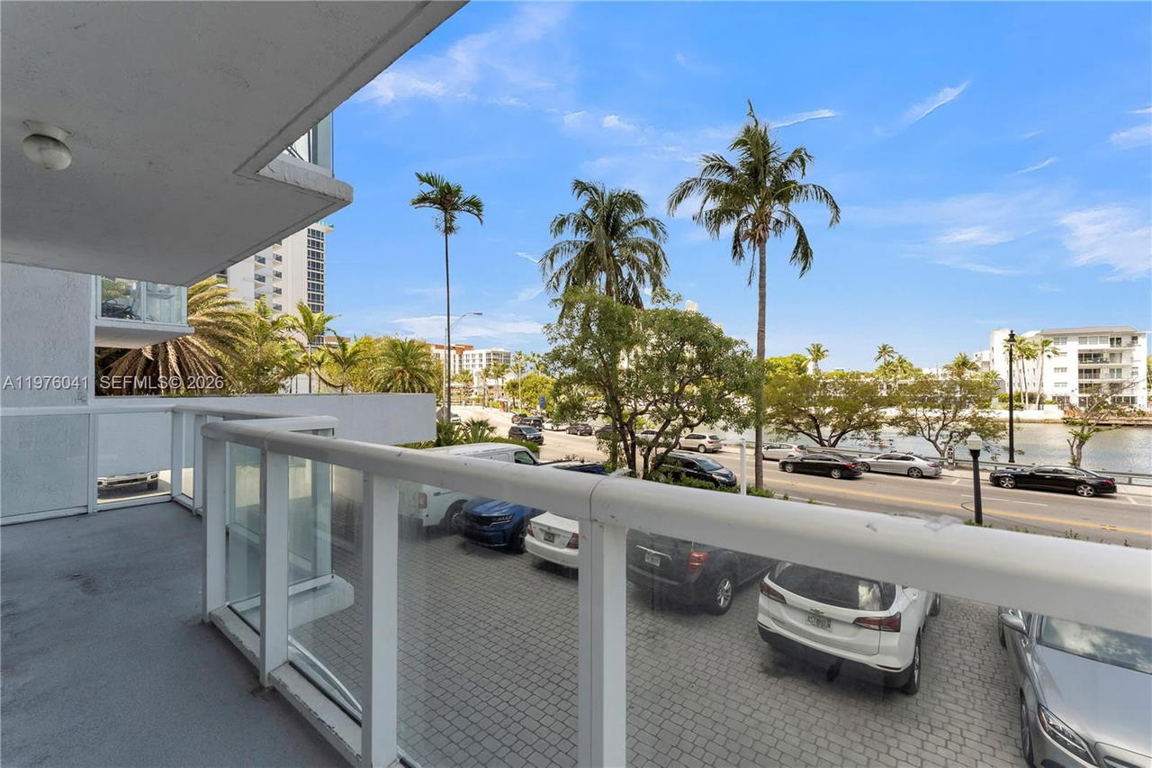 Real estate property located at 2457 Collins Ave #201, Miami-dade, The Royal Club Condo, Miami Beach, FL