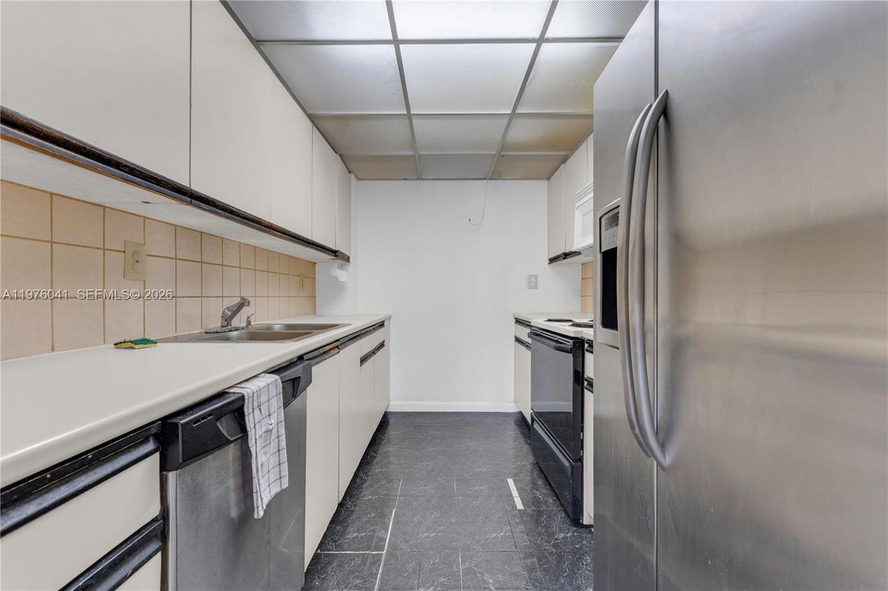 Real estate property located at 2457 Collins Ave #201, Miami-dade, The Royal Club Condo, Miami Beach, FL