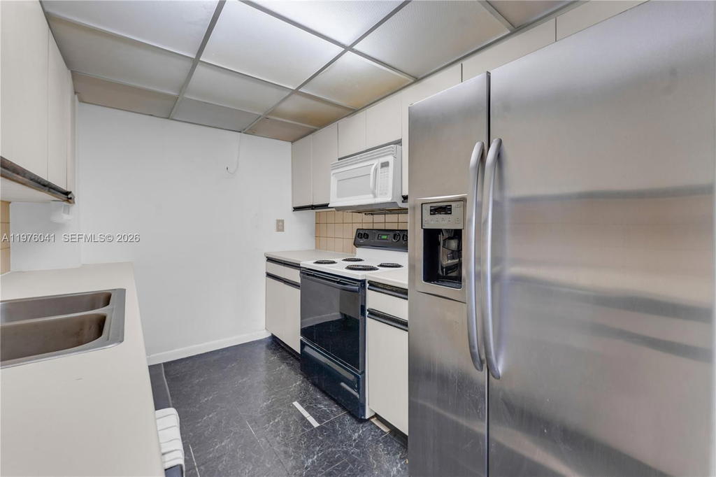 Real estate property located at 2457 Collins Ave #201, Miami-dade, The Royal Club Condo, Miami Beach, FL