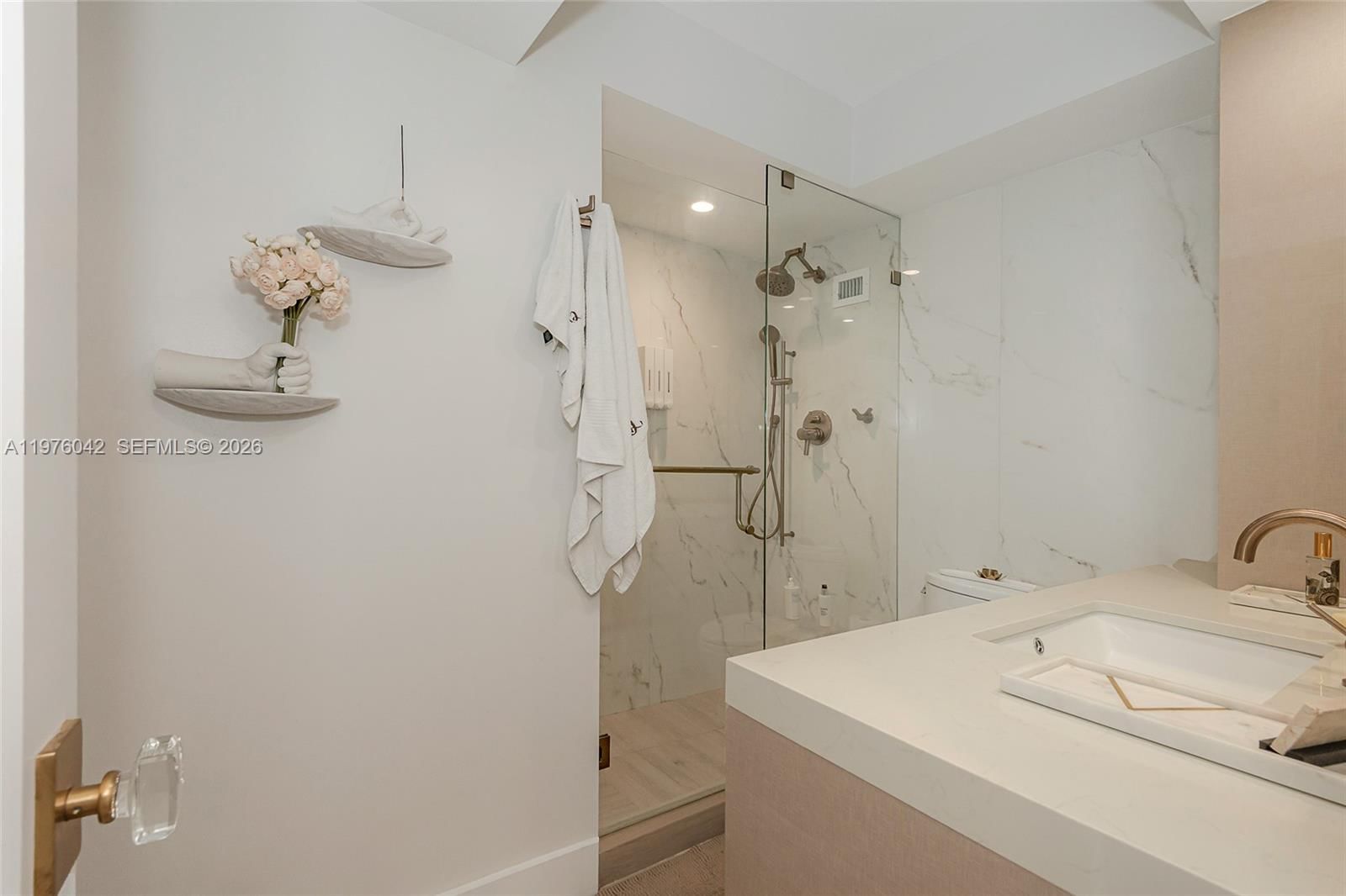 Real estate property located at 1000 West Ave #825, Miami-dade, Mirador 1000 Condo, Miami Beach, FL