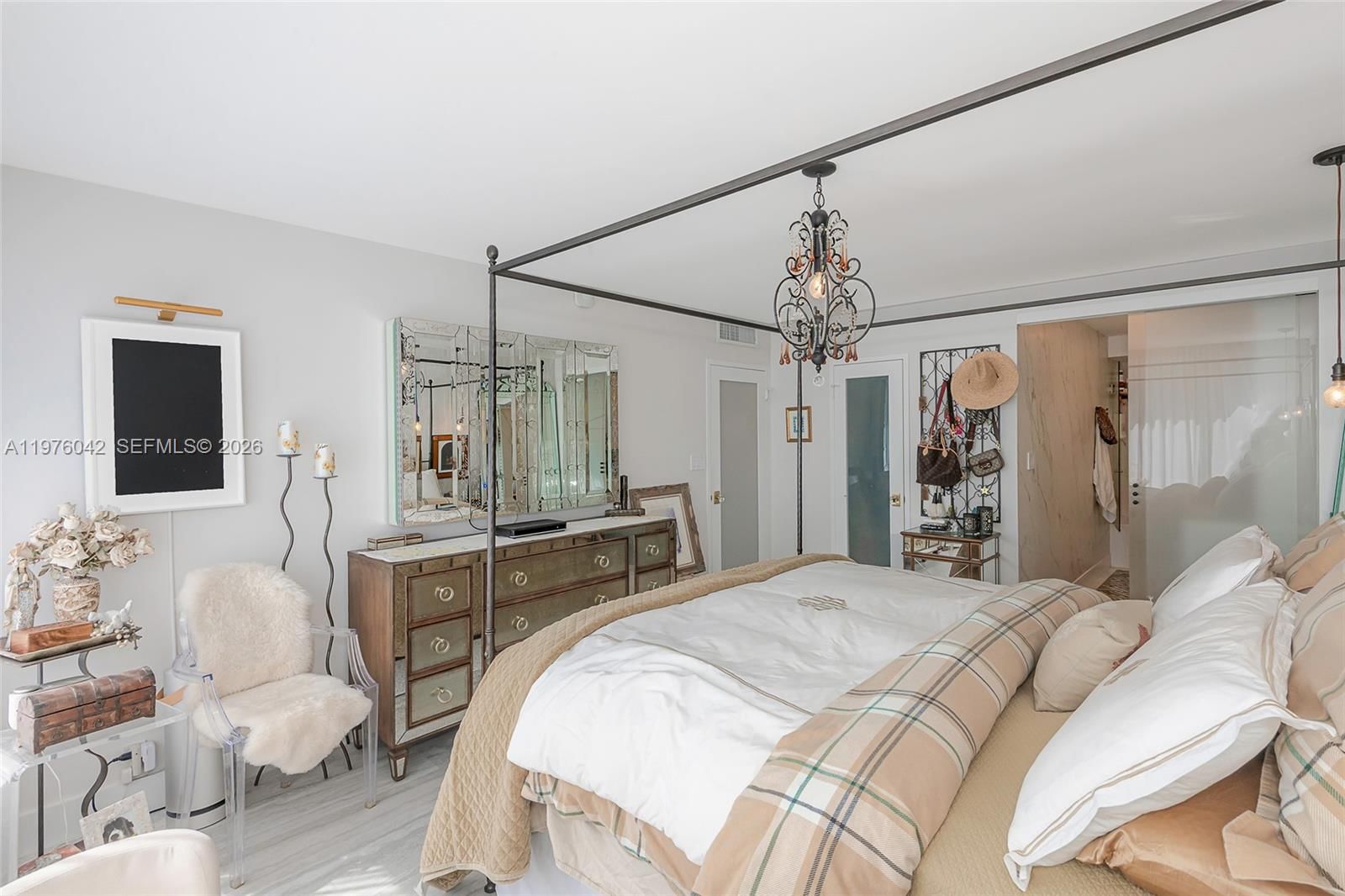 Real estate property located at 1000 West Ave #825, Miami-dade, Mirador 1000 Condo, Miami Beach, FL