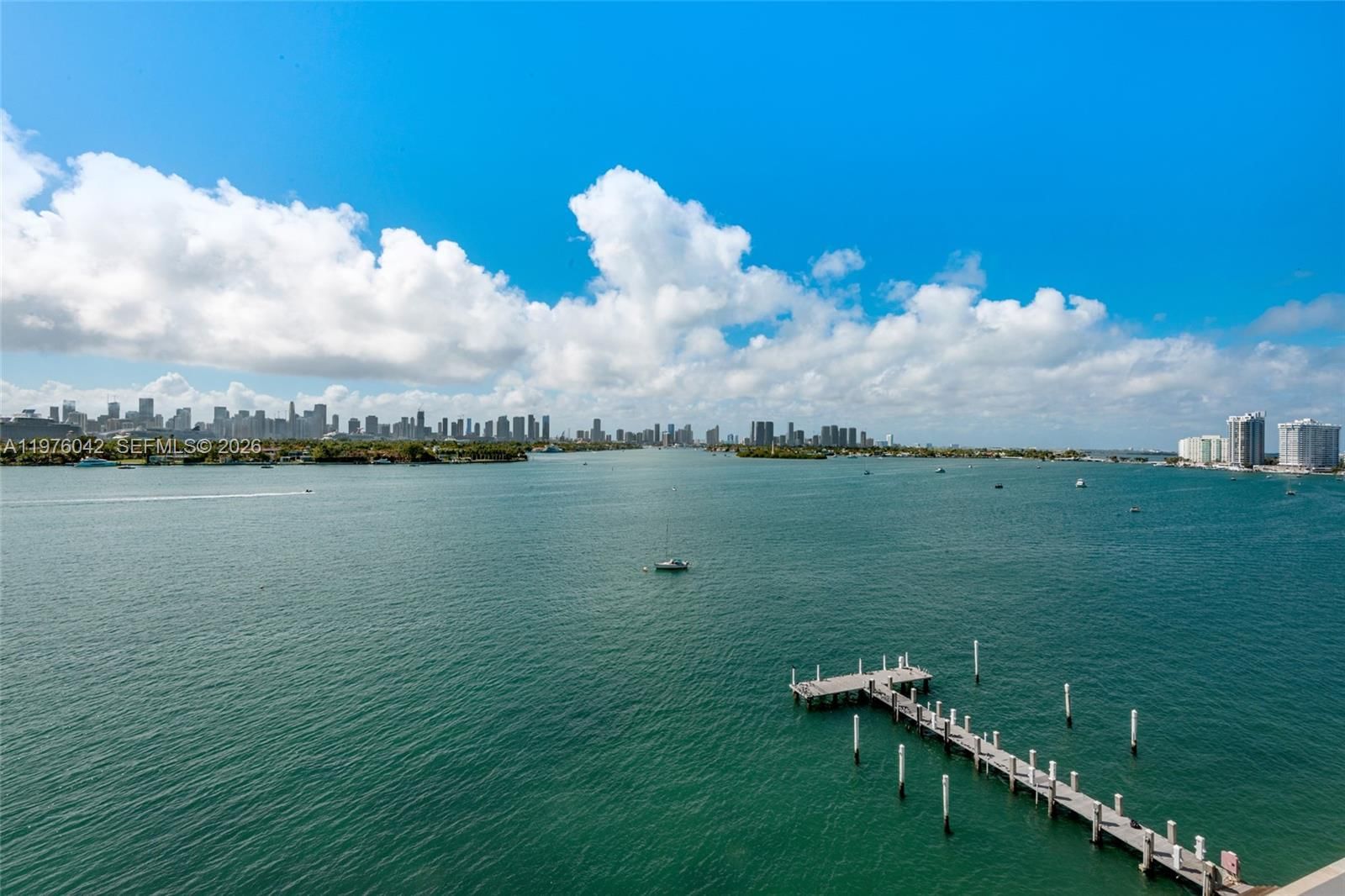 Real estate property located at 1000 West Ave #825, Miami-dade, Mirador 1000 Condo, Miami Beach, FL