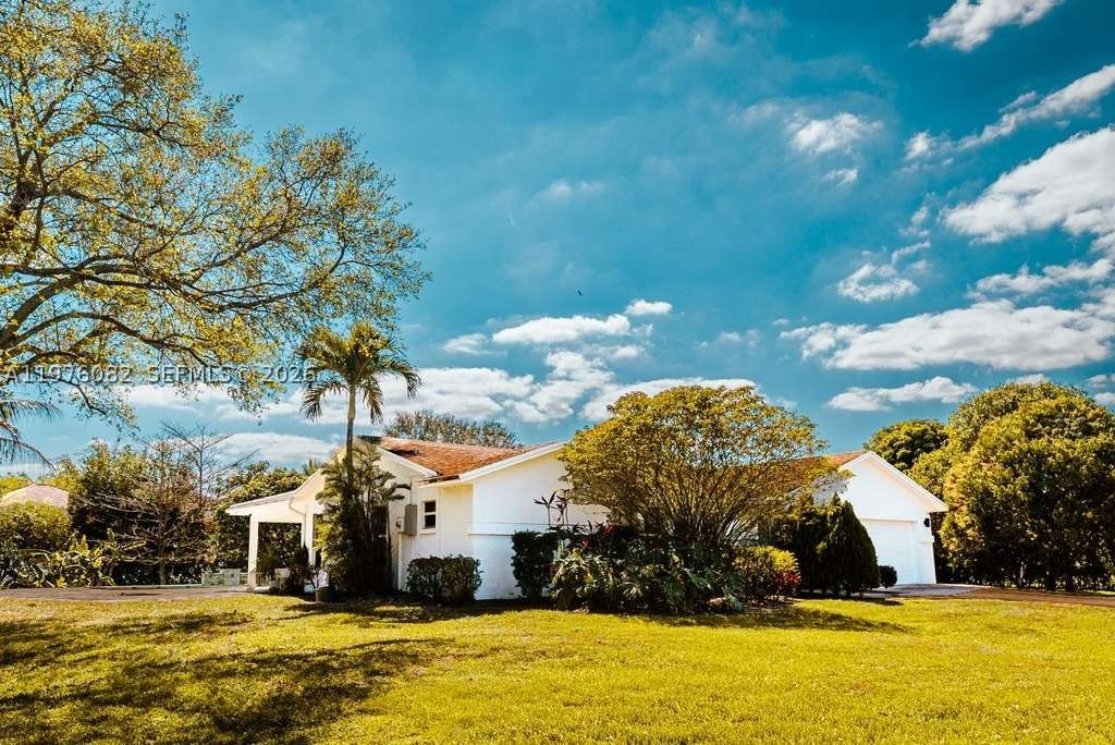 Real estate property located at 11030 42nd Ct, Broward, Lawson Isles, Davie, FL