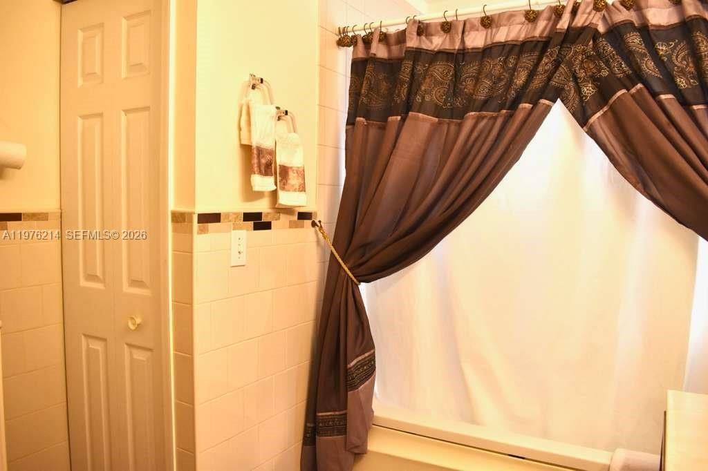 Real estate property located at 1084 SW Di Lido Ln, St Lucie, Port St Lucie Section 16, Port St Lucie, FL
