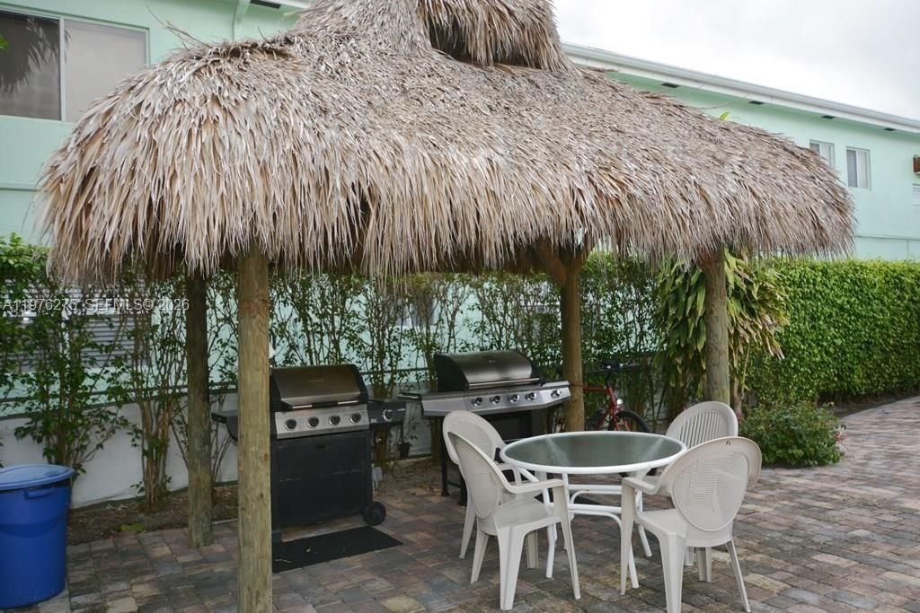 Real estate property located at 4228 Ocean Dr #17, Broward, French Leave West Condo, Lauderdale By The Sea, FL