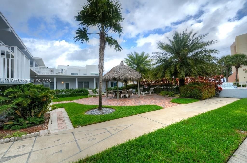 Real estate property located at 4228 Ocean Dr #17, Broward, French Leave West Condo, Lauderdale By The Sea, FL