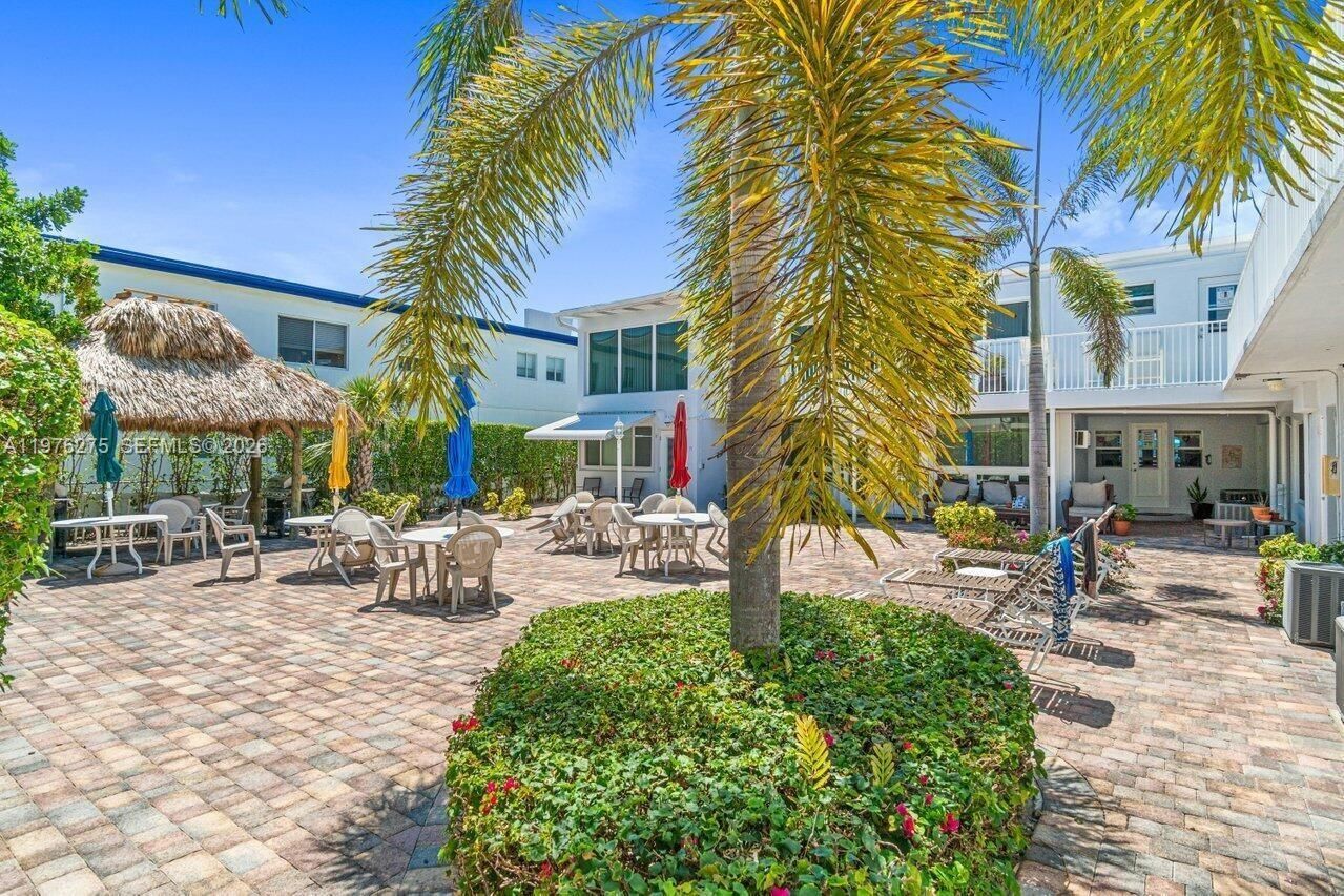 Real estate property located at 4228 Ocean Dr #17, Broward, French Leave West Condo, Lauderdale By The Sea, FL