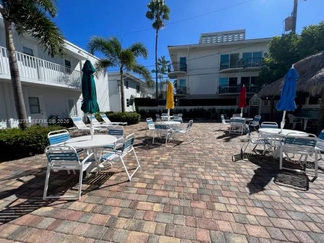 Real estate property located at 4228 Ocean Dr #17, Broward, French Leave West Condo, Lauderdale By The Sea, FL
