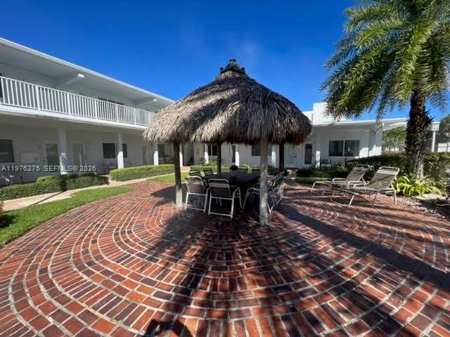 Real estate property located at 4228 Ocean Dr #17, Broward, French Leave West Condo, Lauderdale By The Sea, FL