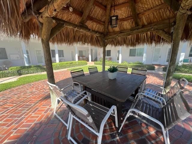 Real estate property located at 4228 Ocean Dr #17, Broward, French Leave West Condo, Lauderdale By The Sea, FL