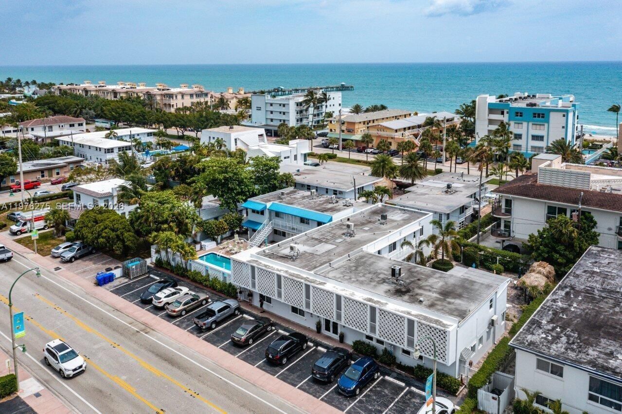 Real estate property located at 4228 Ocean Dr #17, Broward, French Leave West Condo, Lauderdale By The Sea, FL