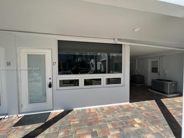Real estate property located at 4228 Ocean Dr #17, Broward, French Leave West Condo, Lauderdale By The Sea, FL
