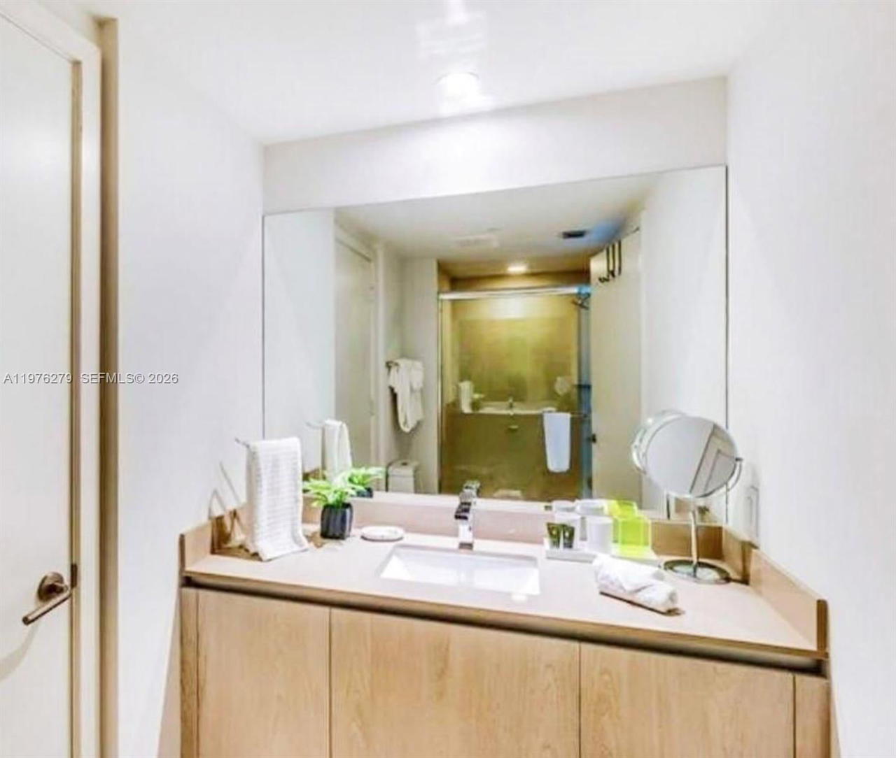 Real estate property located at 4111 Ocean Dr #3704, Broward, 4111 South Ocean Drive Co, Hollywood, FL