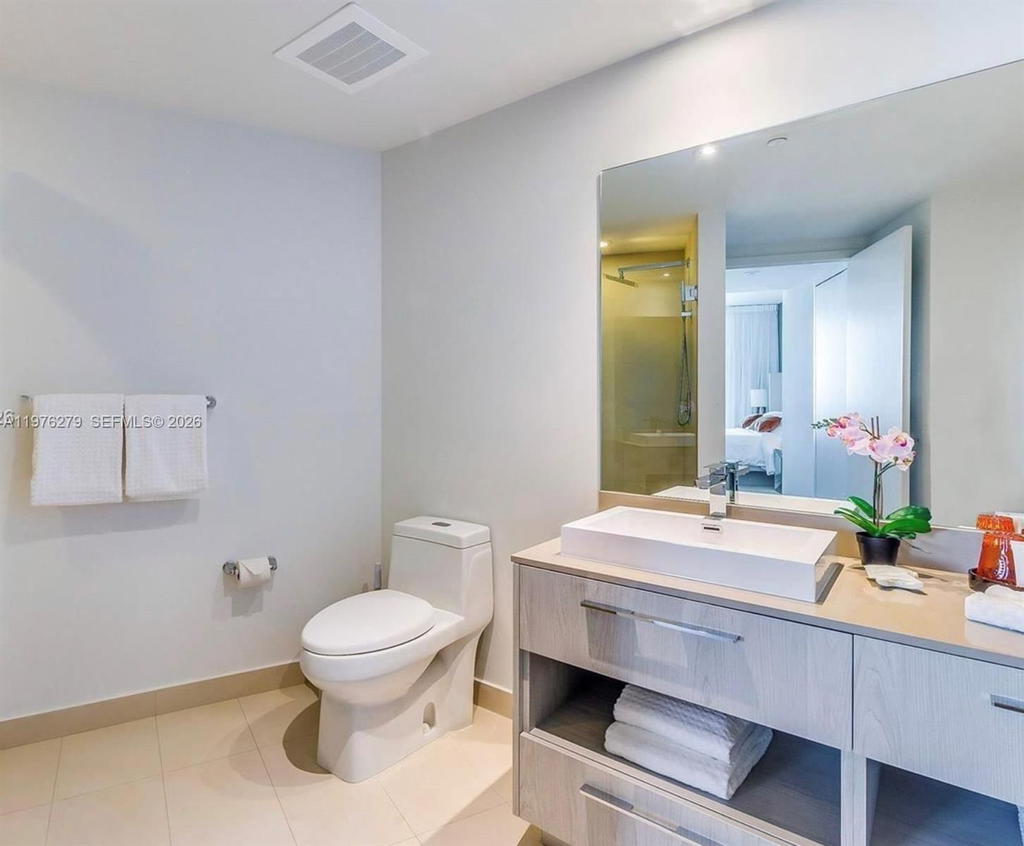 Real estate property located at 4111 Ocean Dr #3704, Broward, 4111 South Ocean Drive Co, Hollywood, FL