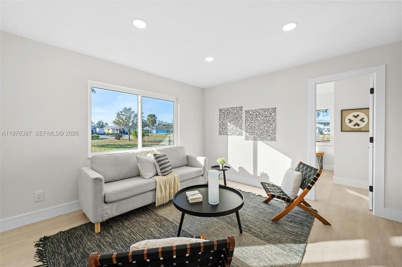 Real estate property located at 105 12th St SW, Hillsborough, Sable Cove Unit 2, Other, FL