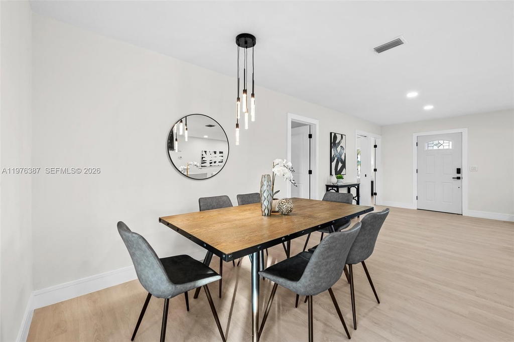 Real estate property located at 105 12th St SW, Hillsborough, Sable Cove Unit 2, Other, FL
