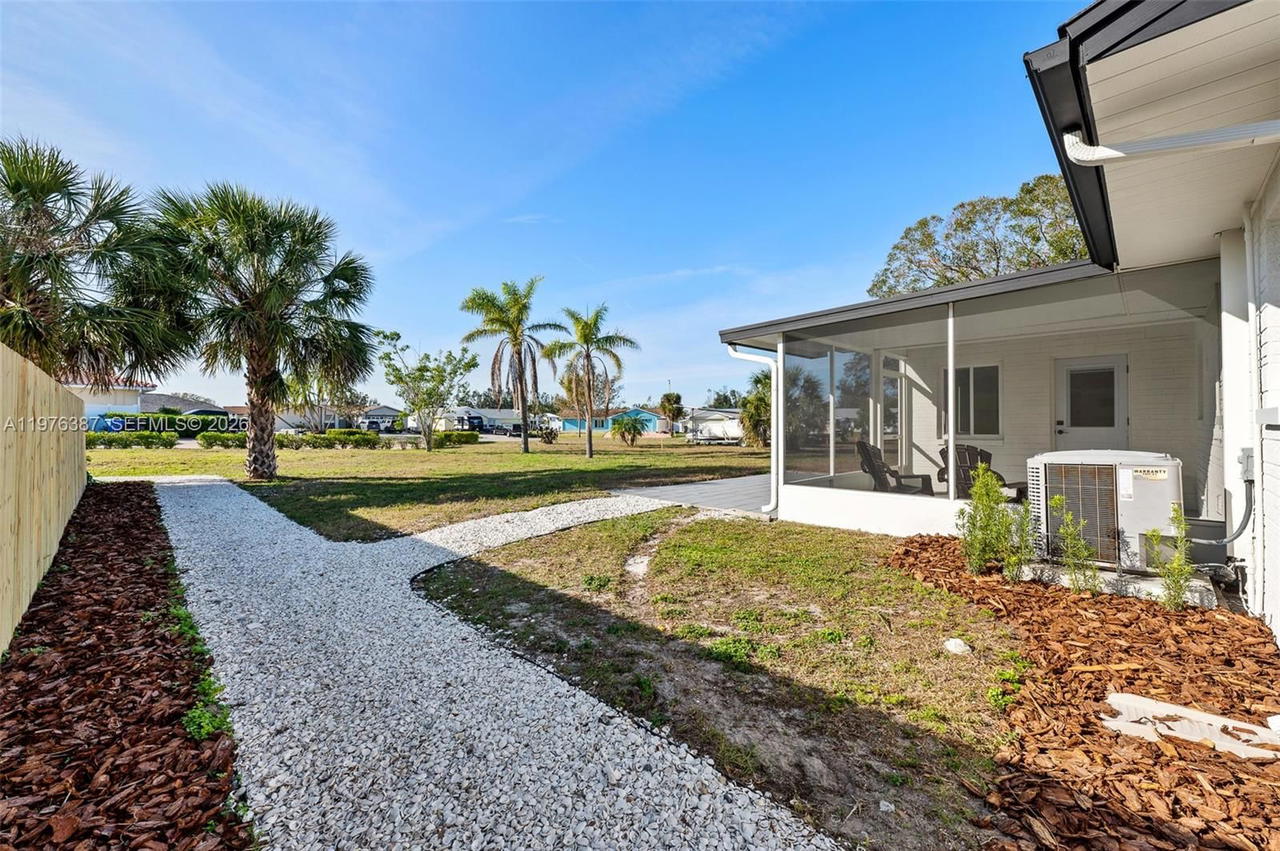 Real estate property located at 105 12th St SW, Hillsborough, Sable Cove Unit 2, Other, FL