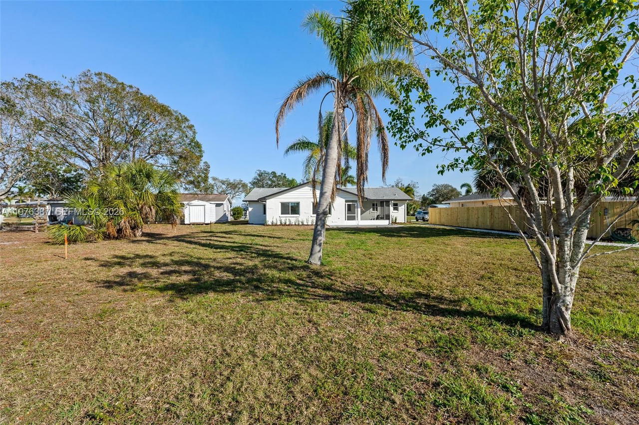 Real estate property located at 105 12th St SW, Hillsborough, Sable Cove Unit 2, Other, FL