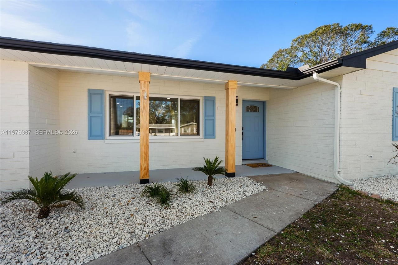 Real estate property located at 105 12th St SW, Hillsborough, Sable Cove Unit 2, Other, FL