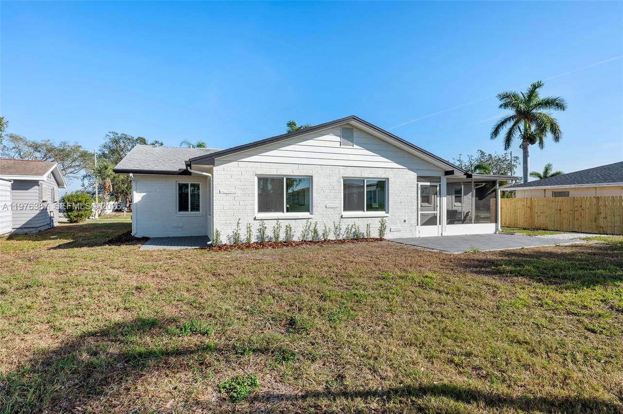 Real estate property located at 105 12th St SW, Hillsborough, Sable Cove Unit 2, Other, FL