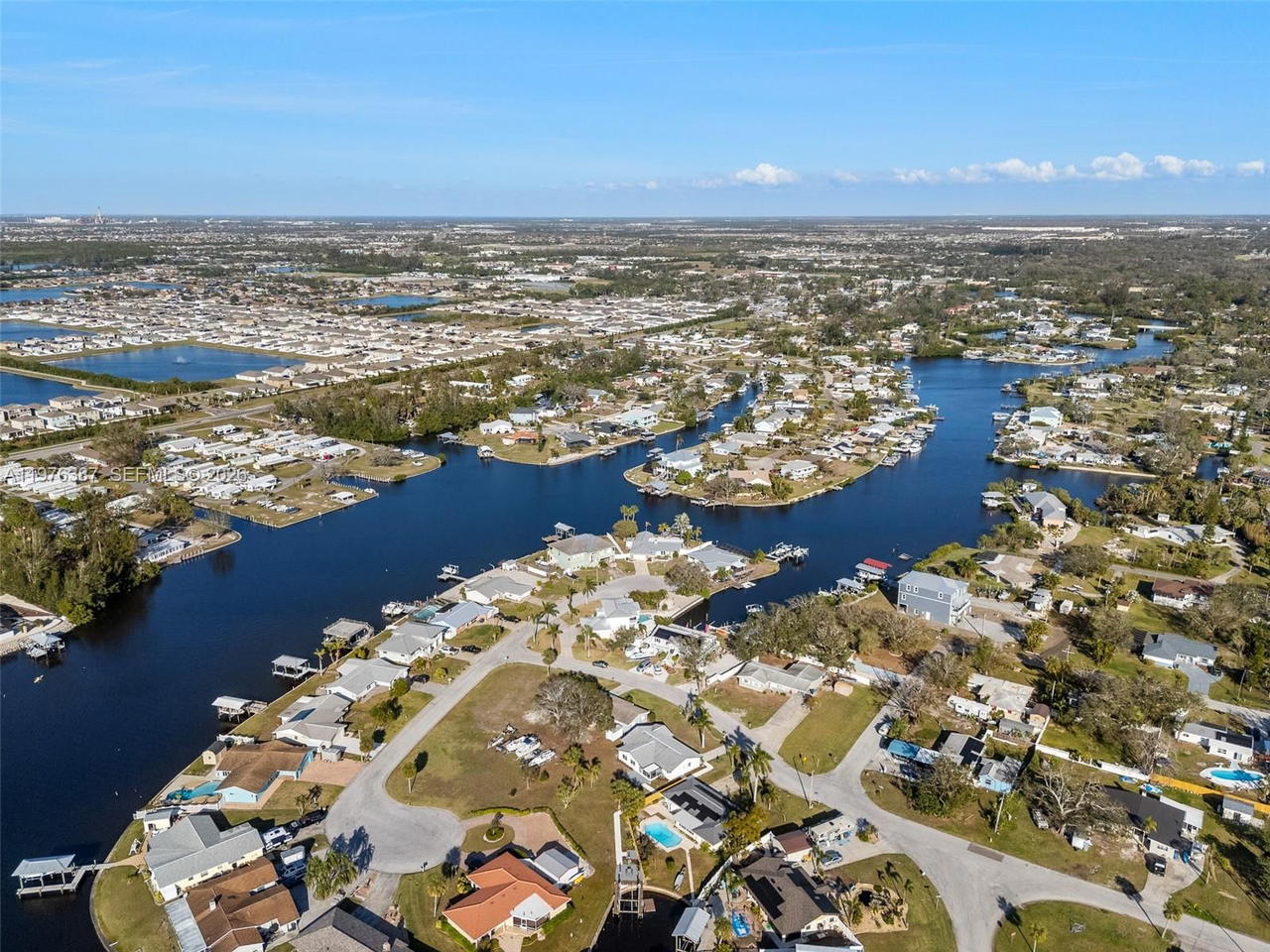 Real estate property located at 105 12th St SW, Hillsborough, Sable Cove Unit 2, Other, FL