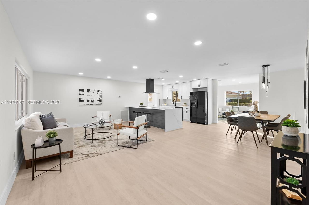 Real estate property located at 105 12th St SW, Hillsborough, Sable Cove Unit 2, Other, FL